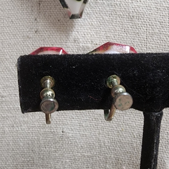 Vintage Red Rose Reverse Carved Lucite Jewelry Set - Picture 3 of 9